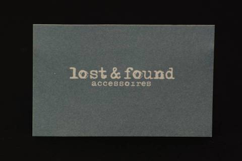 lost and found - Smartphone Umhängetasche - Bild: a1